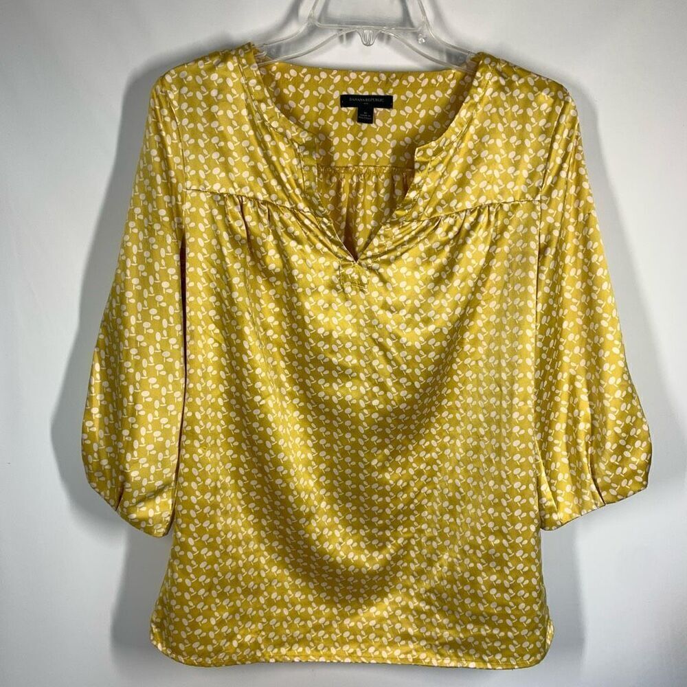 Banana Republic Satin Yellow White V Neck 3/4 Sleeve Blouse Size Medium